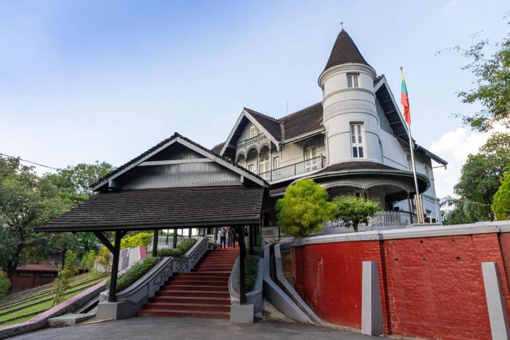 8Day Hotel Yangon Exterior photo