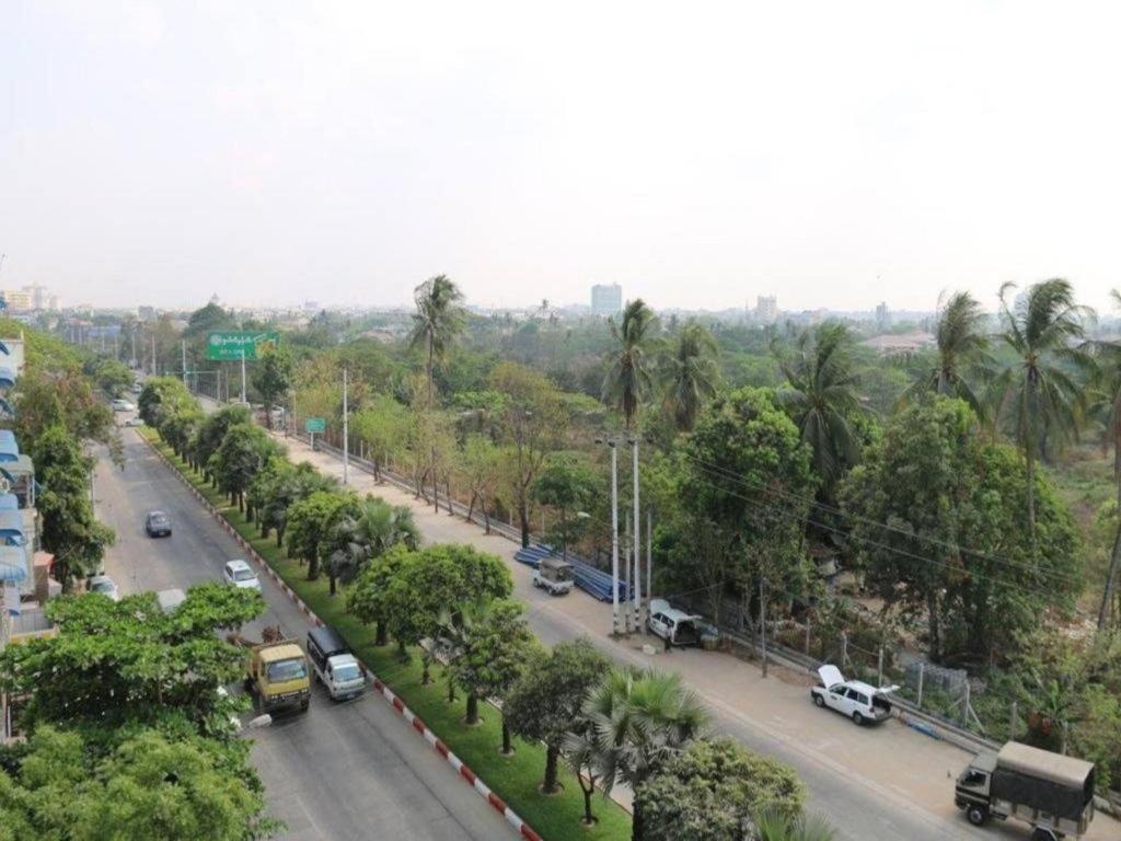 8Day Hotel Yangon Exterior photo