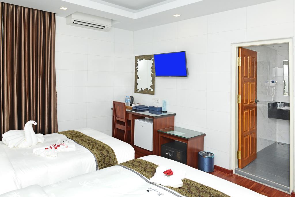 8Day Hotel Yangon Room photo