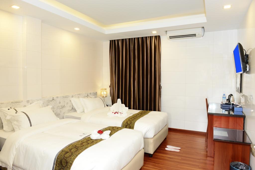 8Day Hotel Yangon Room photo